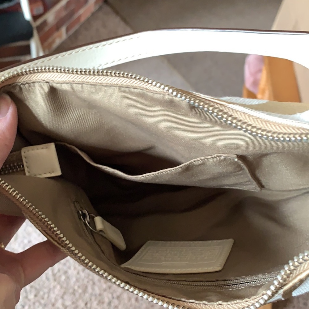 Coach beige purse - Picture 4 of 7